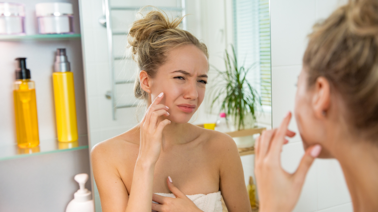 Attention aux Acides Exfoliants : Comment Savoir si Vous Exfoliez Trop Votre Peau ?